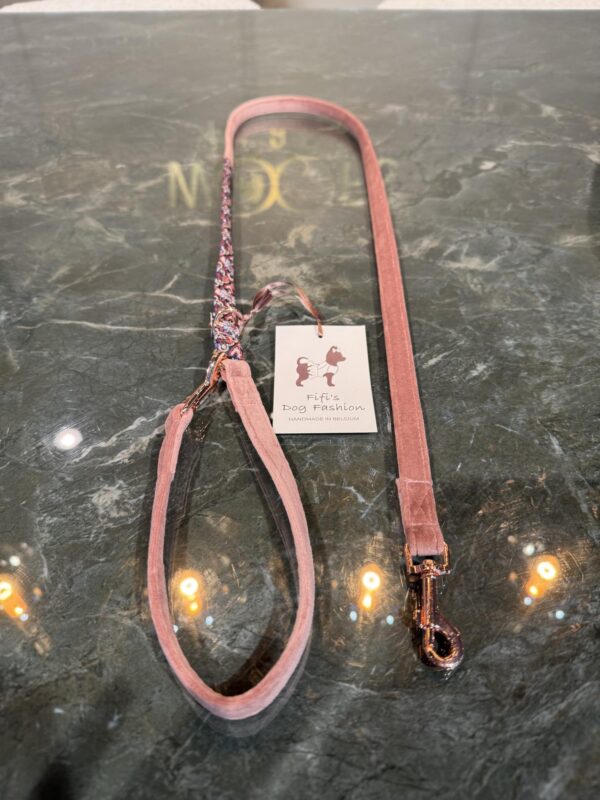 FIFI’S DOGFASHION – KORTE LIJN ROZE MET PRINT