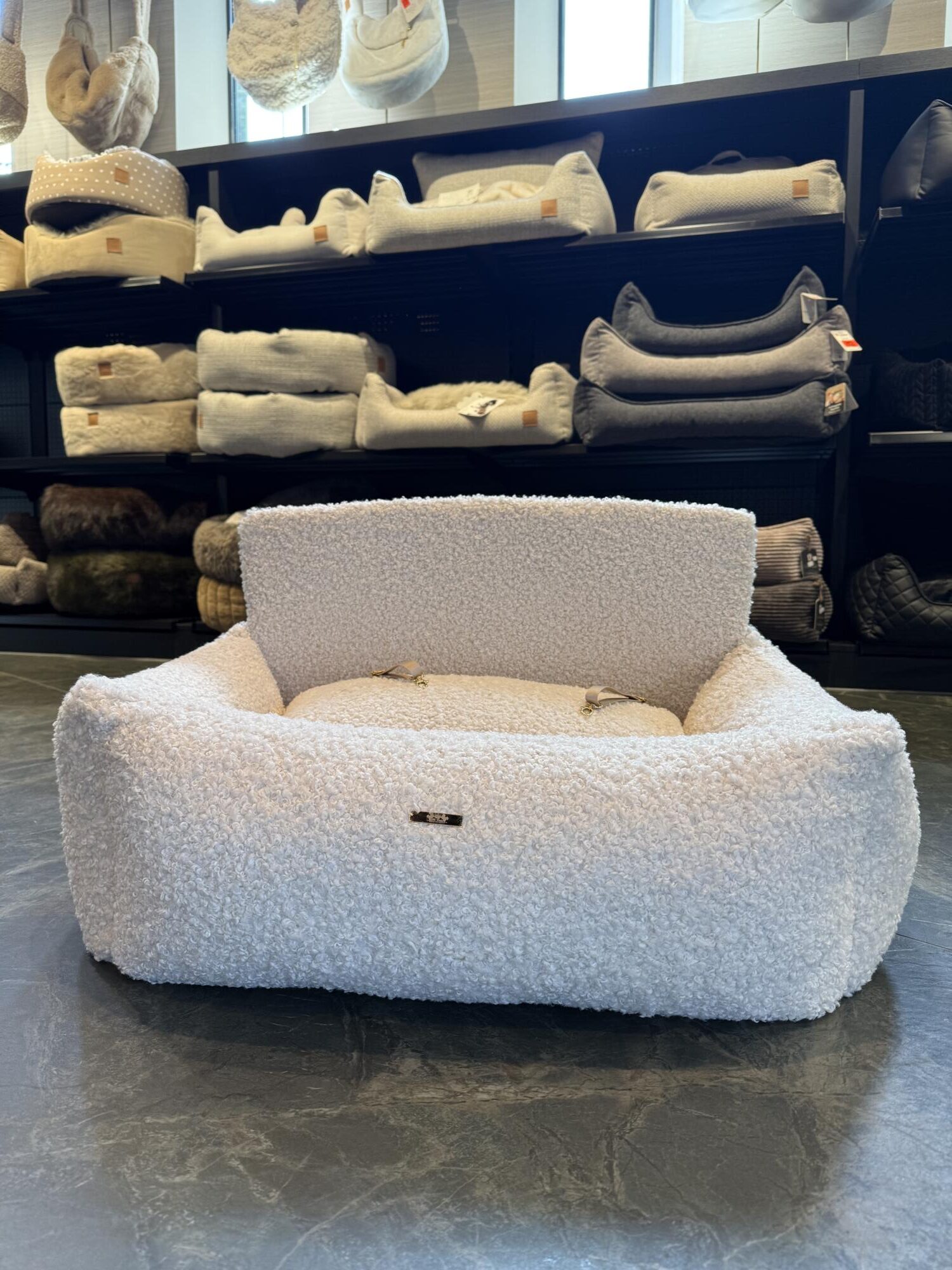 Witte Teddy Autostoel – Luxe Hondenautostoel