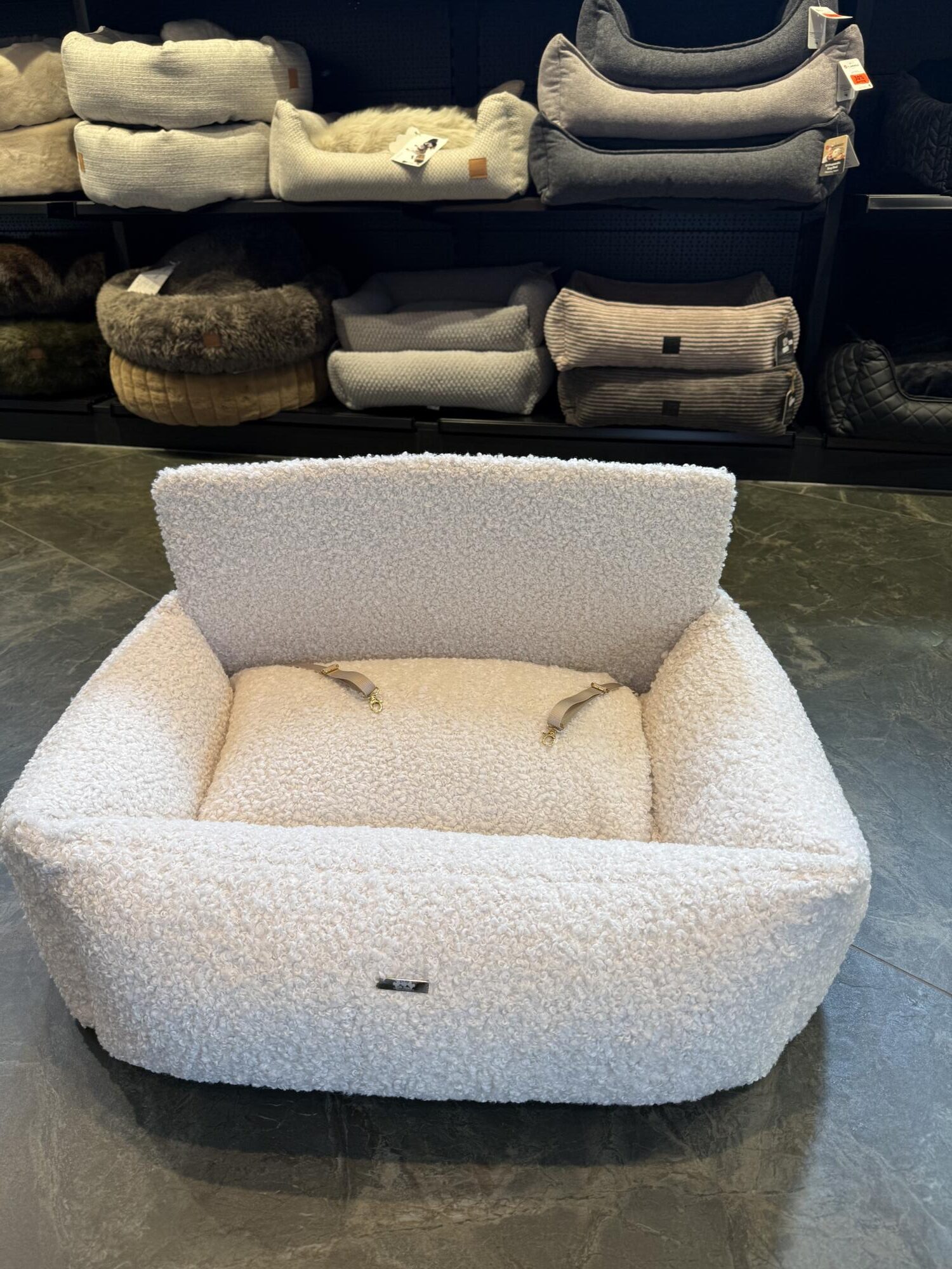 Witte Teddy Autostoel – Luxe Hondenautostoel - Afbeelding 2